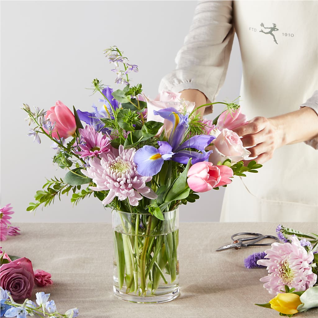 Pastel Tradition - A Florist Original – HORTENSIA'S FLOWERS, Carlsbad CA