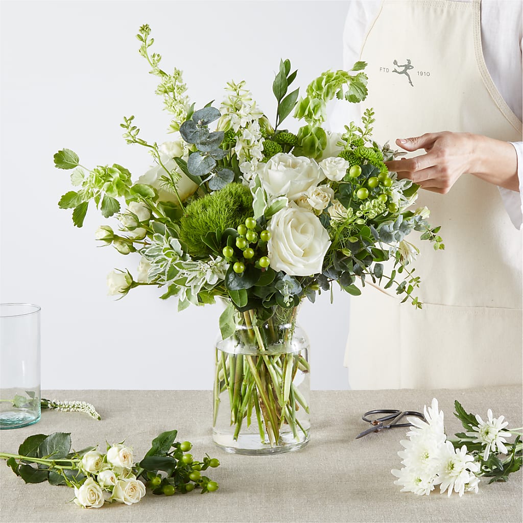 Irish Garden - A Florist Original – HORTENSIA'S FLOWERS, Carlsbad CA