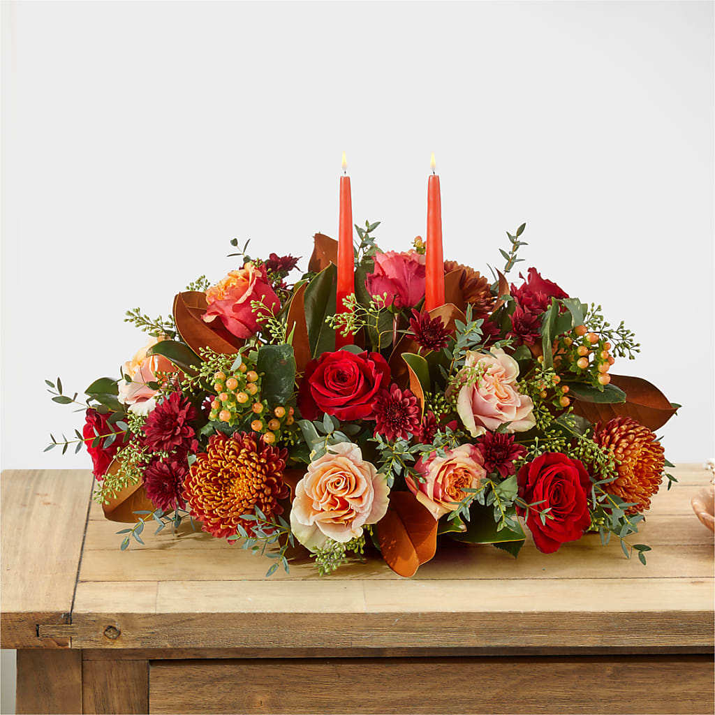 Gather Near Centerpiece – HORTENSIA'S FLOWERS, Carlsbad CA