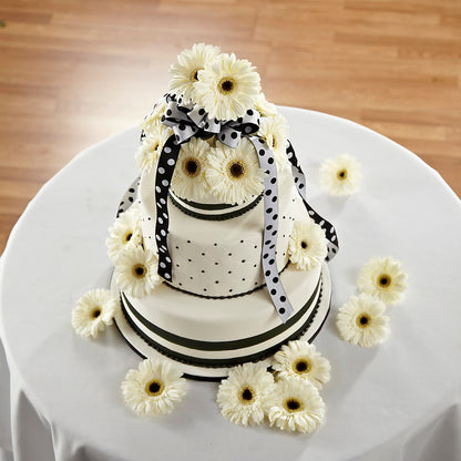 Simple Sophistication Cake Décor – HORTENSIA'S FLOWERS, Carlsbad CA